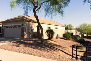 2545 W Brilliant Sky Dr, Phoenix, AZ 85085 - Photo 26