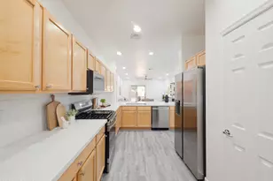2545 W Brilliant Sky Dr, Phoenix, AZ 85085 - Photo 6