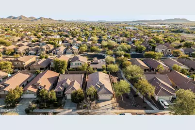 2545 W Brilliant Sky Drive, Phoenix, AZ 85085 - Photo 34