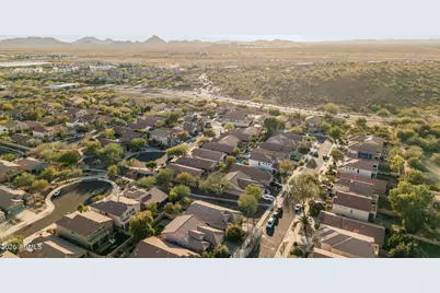 2545 W Brilliant Sky Drive, Phoenix, AZ 85085 - Photo 38