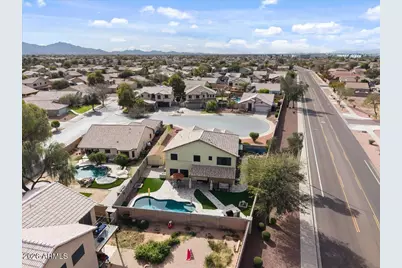 2005 S 81st Drive, Phoenix, AZ 85043 - Photo 8