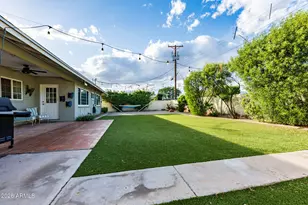 8322 E Wilshire Dr, Scottsdale, AZ 85257 - Photo 18