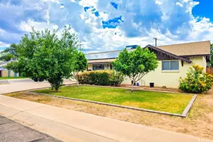 3701 W Echo Ln, Phoenix, AZ 85051 - Photo 2