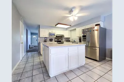 3701 W Echo Lane, Phoenix, AZ 85051 - Photo 10