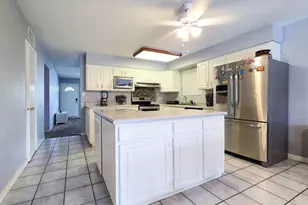 3701 W Echo Ln, Phoenix, AZ 85051 - Photo 10