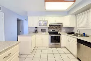 3701 W Echo Ln, Phoenix, AZ 85051 - Photo 16