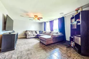 3701 W Echo Ln, Phoenix, AZ 85051 - Photo 12