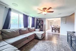 3701 W Echo Ln, Phoenix, AZ 85051 - Photo 10