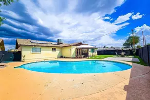 3701 W Echo Ln, Phoenix, AZ 85051 - Photo 2