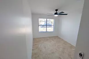 11807 N 76th Ave, Peoria, AZ 85345 - Photo 10