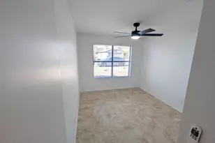 11807 N 76th Ave, Peoria, AZ 85345 - Photo 10