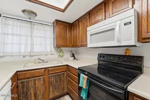 6610 W Kingston Ln, Glendale, AZ 85306 - Photo 8