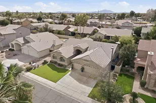 981 E Constitution Dr, Gilbert, AZ 85296 - Photo 2