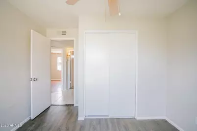 8017 W Meadowbrook Avenue, Phoenix, AZ 85033 - Photo 14