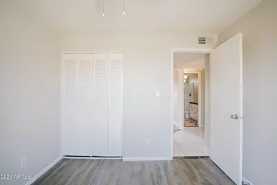 8017 W Meadowbrook Avenue, Phoenix, AZ 85033 - Photo 12