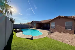 1663 E Sunflower St, Casa Grande, AZ 85122 - Photo 2