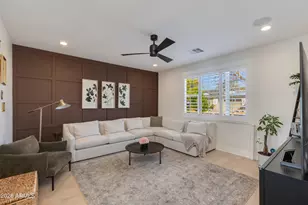 3247 E Sells Dr, Phoenix, AZ 85018 - Photo 2