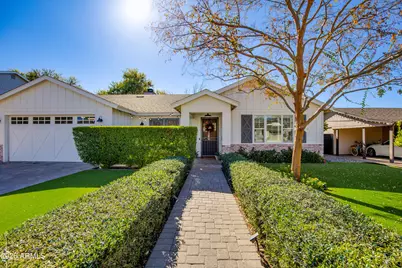 3247 E Sells Drive, Phoenix, AZ 85018 - Photo 1