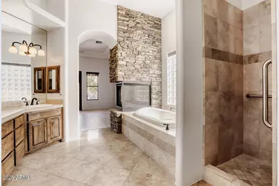 1642 W Mandalay Lane, Phoenix, AZ 85023 - Photo 18