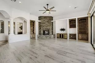 1642 W Mandalay Ln, Phoenix, AZ 85023 - Photo 16