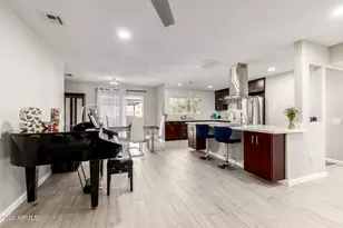 19226 N Signal Butte Cir, Sun City, AZ 85373 - Photo 10