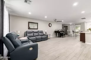 19226 N Signal Butte Cir, Sun City, AZ 85373 - Photo 8