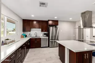 19226 N Signal Butte Cir, Sun City, AZ 85373 - Photo 16