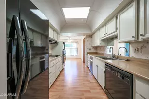 19049 N Lakeforest Dr, Sun City, AZ 85373 - Photo 10