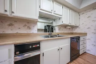 19049 N Lakeforest Dr, Sun City, AZ 85373 - Photo 12