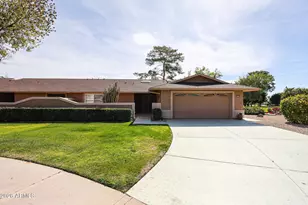 19049 N Lakeforest Dr, Sun City, AZ 85373 - Photo 1