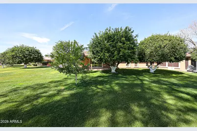 19049 N Lakeforest Drive, Sun City, AZ 85373 - Photo 32