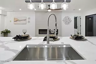 7805 E Coolidge St, Scottsdale, AZ 85251 - Photo 10