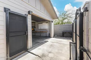 2249 W Windrose Dr, Phoenix, AZ 85029 - Photo 32