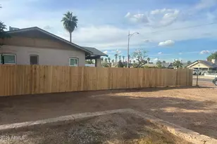 2013 W Adams St, Phoenix, AZ 85009 - Photo 14