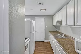 2238 E Taylor St, Phoenix, AZ 85006 - Photo 16