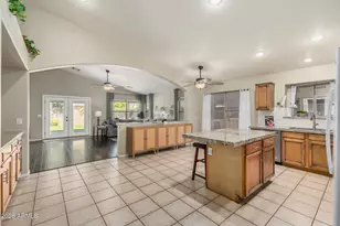 1634 E Carla Vista Dr, Gilbert, AZ 85295 - Photo 16