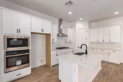 16964 W Desert Lane, Goodyear, AZ 85338 - Photo 2