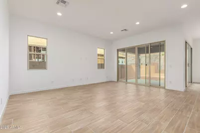 16964 W Desert Lane, Goodyear, AZ 85338 - Photo 8