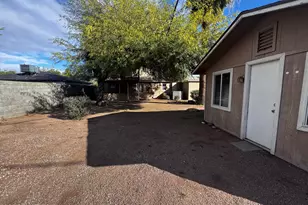 2323 E Mitchell Dr, Phoenix, AZ 85016 - Photo 12