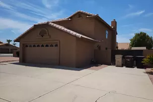 8729 W Columbine Dr, Peoria, AZ 85381 - Photo 2
