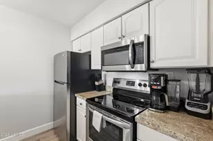 7625 E Camelback Rd, Scottsdale, AZ 85251 - Photo 10