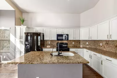 25835 W Whyman Street, Buckeye, AZ 85326 - Photo 10