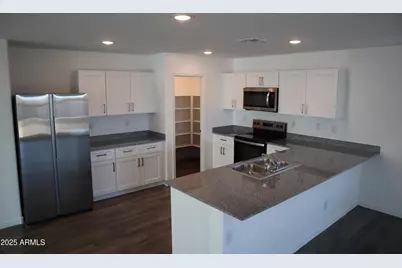 1267 W Flowstone Trail, Benson, AZ 85602 - Photo 2