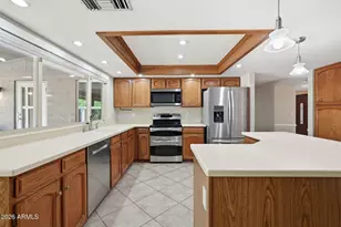 1906 E Caroline Ln, Tempe, AZ 85284 - Photo 2