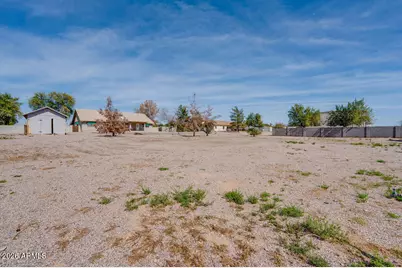 8837 E Sunland Avenue, Mesa, AZ 85208 - Photo 2