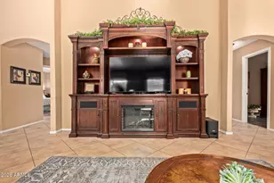 9211 N 183rd Dr, Waddell, AZ 85355 - Photo 10