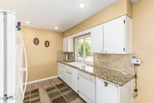 9625 W Briarwood Cir N, Sun City, AZ 85351 - Photo 12