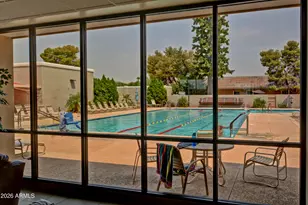 10122 W Willowcreek Circle, Sun City, AZ 85373 - Photo 6