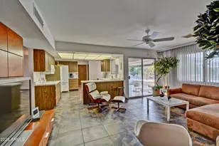 10122 W Willowcreek Circle, Sun City, AZ 85373 - Photo 4