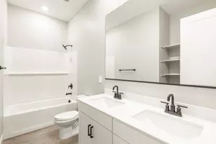 7754 N 78th Dr, Glendale, AZ 85303 - Photo 8